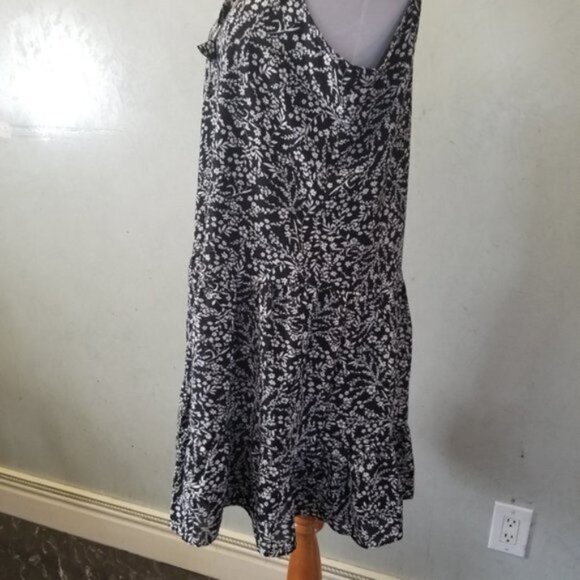 Sanctuary Floral sleeveless V-neck dress size S (309) - Picture 6 of 9